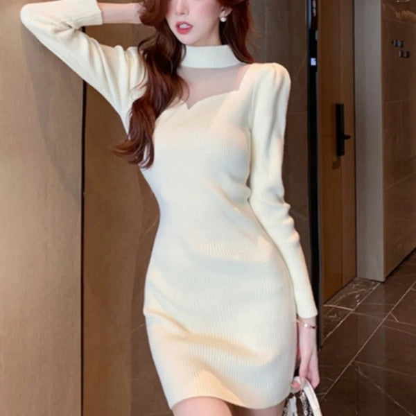 ポイントネックシンプルワンピ