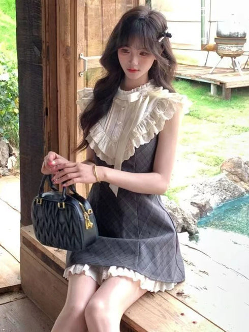 ボリュームフリルドッキングワンピース