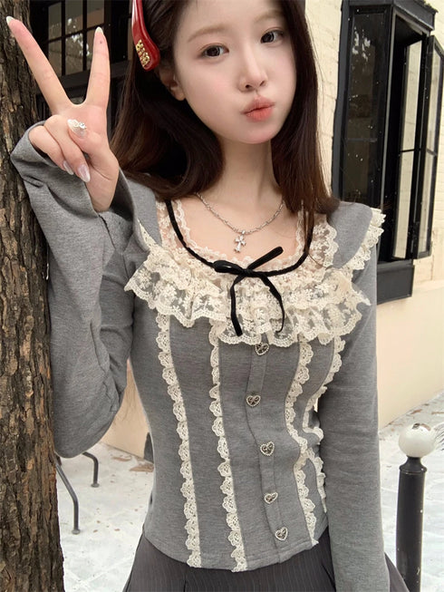 レースたっぷりガーリートップス