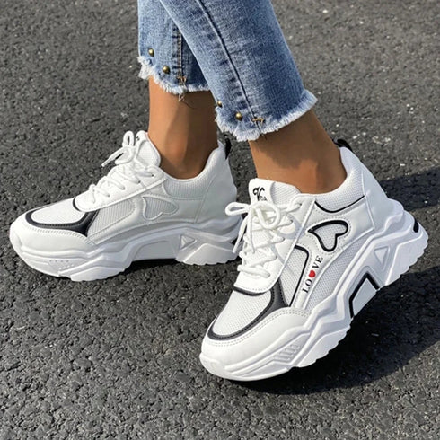 ハートスニーカー