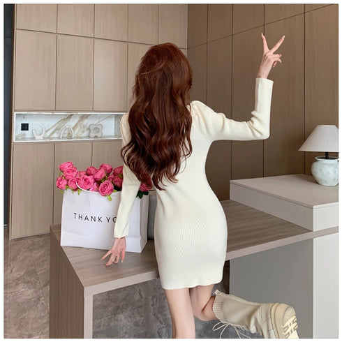 ポイントネックシンプルワンピ