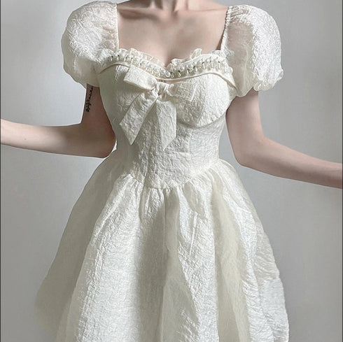 ホワイトパフスリーブワンピース