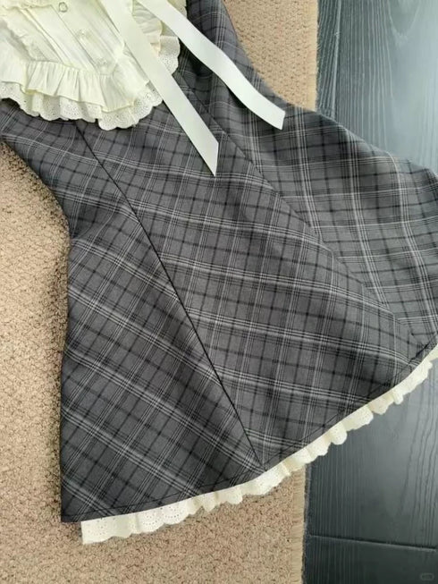 ボリュームフリルドッキングワンピース