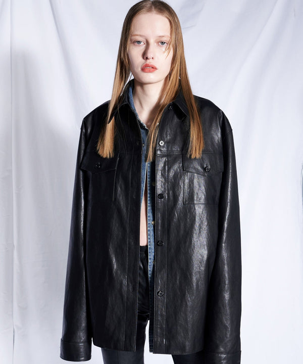 オーバーフィットレザーシャツ