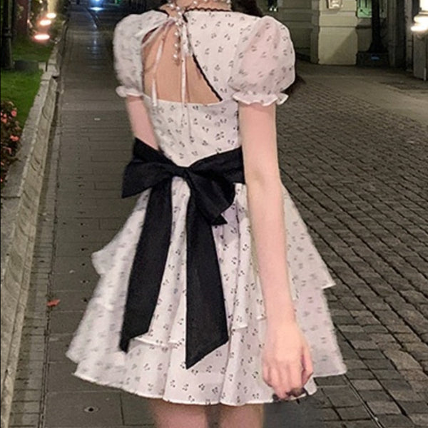 バックオープンリボンワンピース