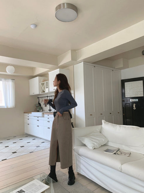 タイトミディスカート