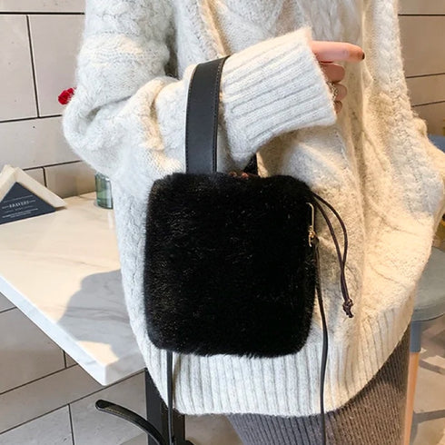 コロンとファーバッグ