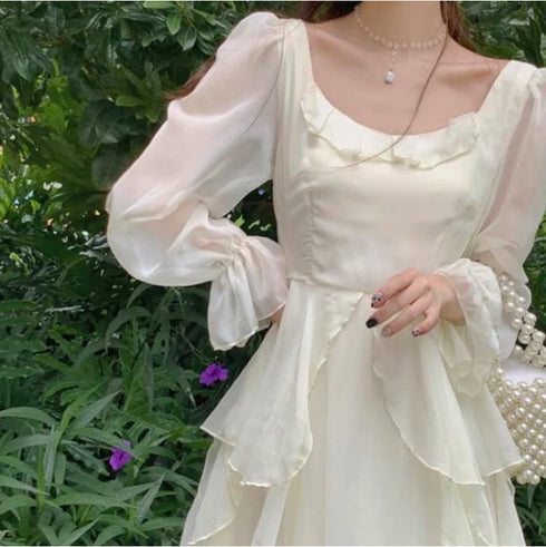 ロングスリーブホワイトプリンセスワンピ