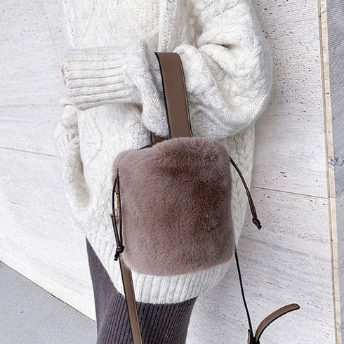 コロンとファーバッグ