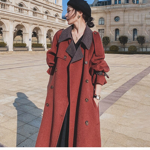 レッドロングコート