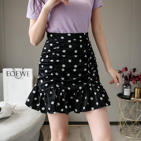シャーリングフリルドットスカート