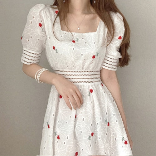 フラワーホワイトロングワンピース