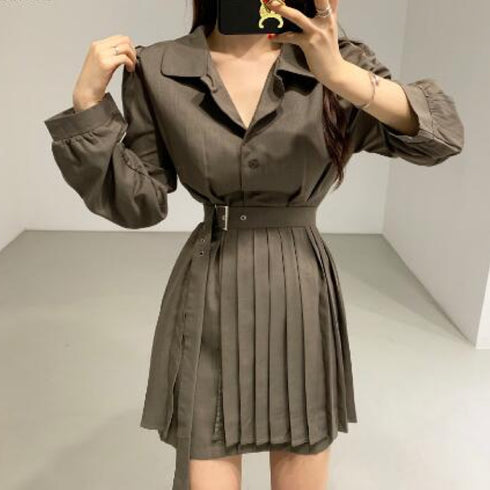 プリーツカーキミニワンピ