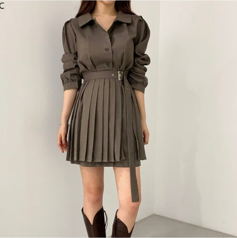 プリーツカーキミニワンピ