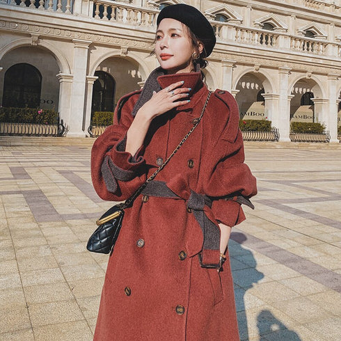 レッドロングコート