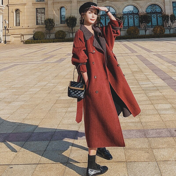 レッドロングコート