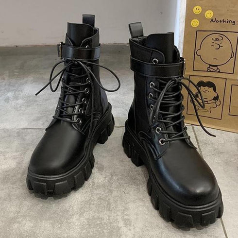 ベルトショートブーツ