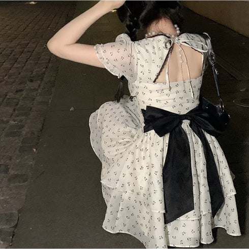 バックオープンリボンワンピース