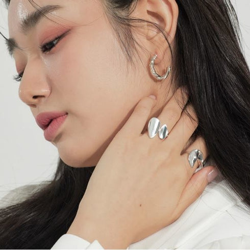 Two drops of dew ring