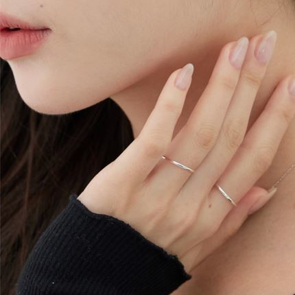 silver simple ring
